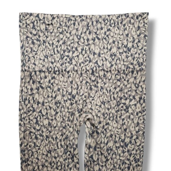 Spanx Look At Me Now Seamless Cropped Leggings Womens XS Animal Print Brown - Picture 5 of 7